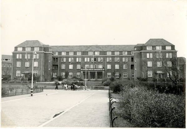 22 novenber 1942  Segbroeklaan, Rode Kruisziekenhuis vlak voor de