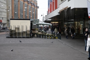 GROTE MARKTSTRAAT, toen nog met de bloemenstal,