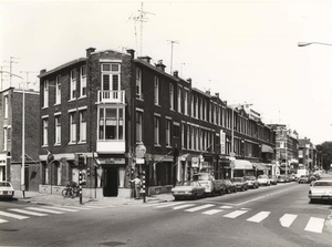 Koffie huis Chris en Nel Kempstraat hoek schalkerburgerstraat.