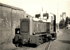 19 mei 1964, de M1652 staat klaar bij de ingang van het Handelste