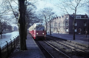 RTM M1807 'Scholekster' met tram Boergoensevliet 20-01-1962