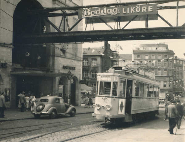 De zeer fraaie grote smalspoor - motorwagens van Wuppertal, mw 15