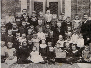 1910  Groep 2 O.L.S. (JS)