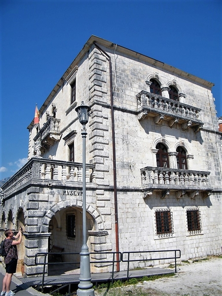 intersoc montenegro cultuur reisduiveltje