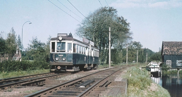 1960. De Blauwe Tram bij de Veurse Straatweg Leidschendam.