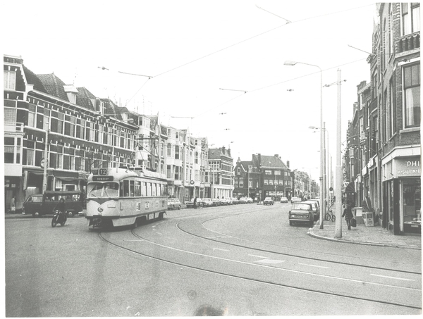 Den Haag. Beeklaan, gezien van de Edisonstraat naar de Weimarstra