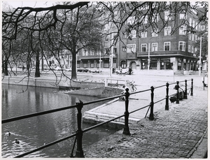 Den Haag. Lange Vijverberg, gezien vanaf de Korte Vijverberg. ca.