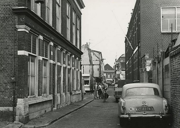 Hekkelaan 70-112,gezien vanaf de Nieuwe Haven,