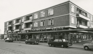 Zwedenburg 143 t-m 163, winkelcentrum.links de Drogist,daarnaast 