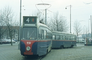 910 Europaplein en de Van Woustraat.