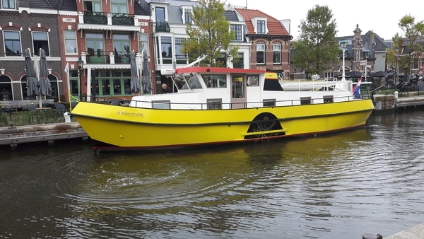 Dat is leuk een radarboot in de sluis heel bijzonder. 16-10-2019