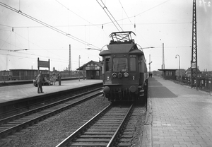 Op de Laan van Nieuw Oost-Indië heeft een trein met ZHESM  voor 