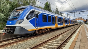 De SNG's 2740 en 2314 tijdens het stationnement te Putten. Ze rij