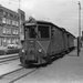 Rotterdam De M65 staat met tram op de halte Hillesluis op de Puts