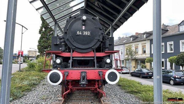 (2021-08-31) Stoomlocomotief 64 393 op station Konzer-2