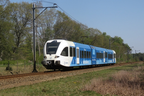 In de sfeervolle omgeving van Vilsteren (Gemeente Ommen) passeert