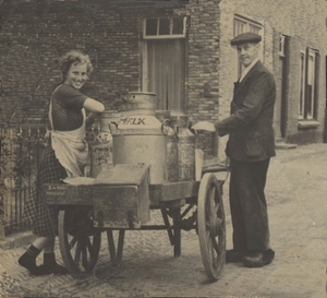 1955 (?) Douwe de Boer (de brieman) en Romie Bosma