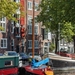 sailboat_and_houseboats_at_prinsengracht_1027_amsterdam_2017-09-1