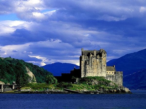 eilean-donan-castle-schotland-dornie-achtergrond
