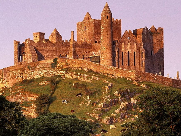ierland-rock-of-cashel-historische-plaats-vesting-achtergrond