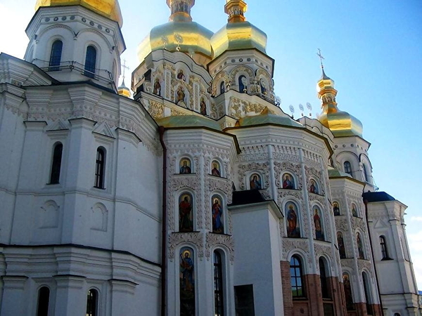 holenklooster-van-kiev-kerk-oekraine-achtergrond