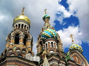 kerk-van-de-verlosser-op-het-bloed-sint-petersburg-rusland-achter