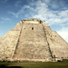 piramide-van-de-tovenaar-santa-elena-yucatan-mexico-achtergrond