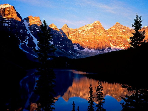 moraine-lake-zonsopkomst-natuur-bergen-achtergrond