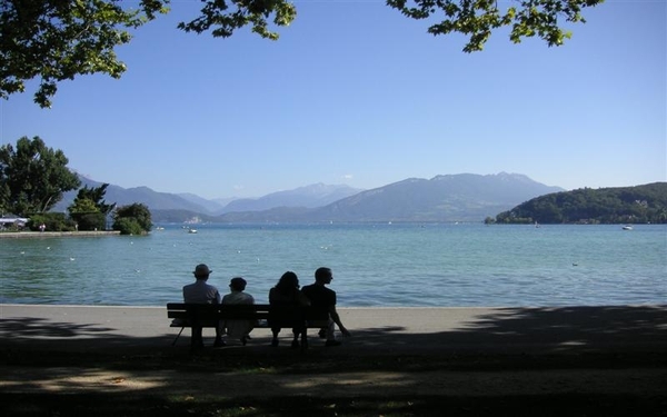 Rhône en Alpen 22 Het meer van Annecy (Medium)