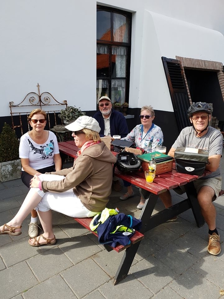 42368321_333752997360033_4253922479690481664_n