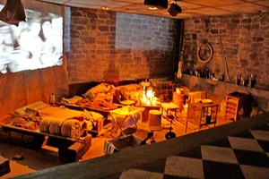 060_20-08_Bastogne-War-Museum_Cafe-met-film-inde-kelder_IMG_8024