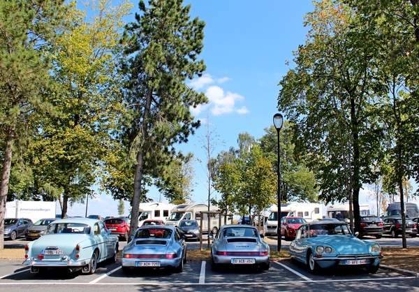 066_20-08_Bastogne-War-Museum_Volvo-Porsche2-Porsche4-Citroen_IMG