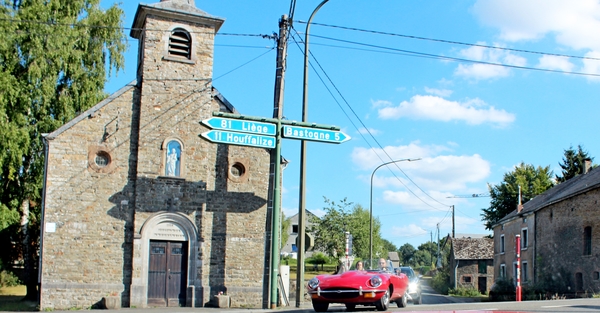 084_20-08_onderweg_FoY_Trouwkoppel_Jaguar-Type-E_rood_IMG_8201