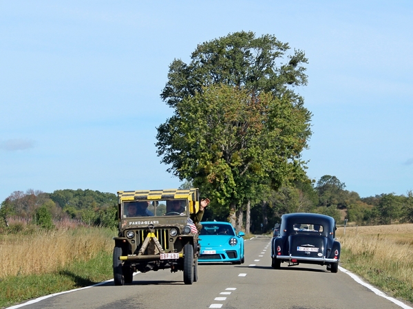 090_21-08_onderweg_Kaki-Panda-Bears-Jeep_OBF-491_Citroën-Tractio