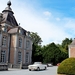105_21-08_Château-de-Modave_binnenhof_Triumph-Vitesse6_OBI-094_I
