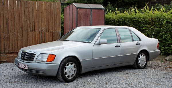 117_21-08_Delicia-Riemst-ZichemZussenBolder_Mercedes-AMG-sedan_zi