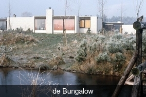 De gehuurde bungalow. 1984