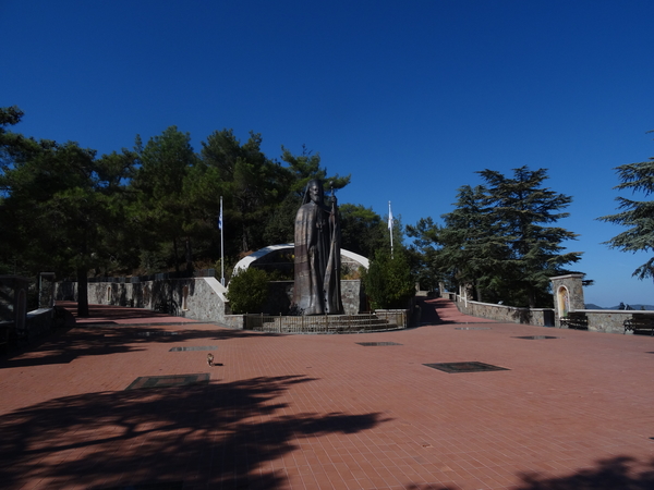 6D Troödos Makarios graf DSC00386