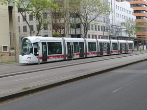 Lyon. Sinds januari 2001 rijden in deze stad weer trams. De laats