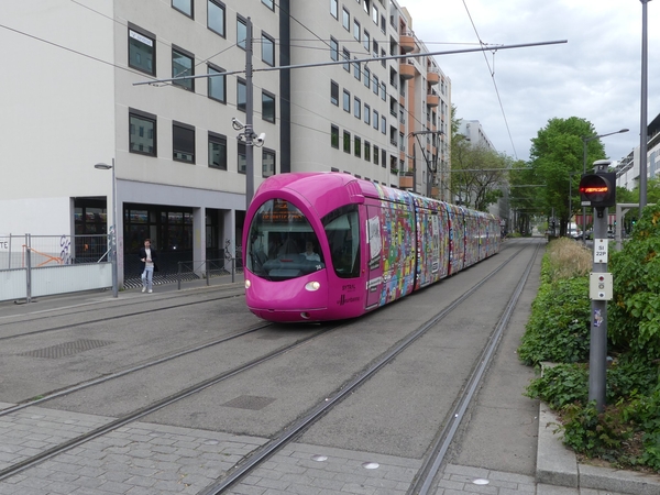 Lyon. Sinds januari 2001 rijden in deze stad weer trams. De laats