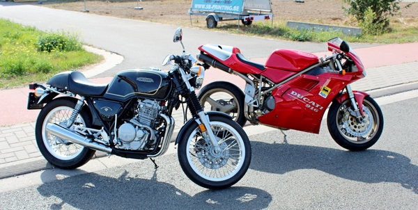 IMG_8548_Ducati-916_Honda-QQQ