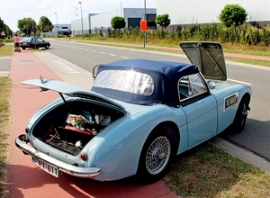 IMG_8597_1953-1956.-Austin-Healey-100_te-koop_blauw&half-klaar_O-