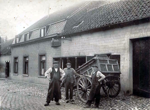 nr 20 Overgrootvader Steylemans Karel met Piè Palavers met short