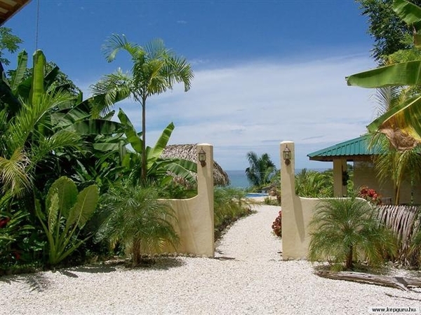 Costa Rica 27 (Small)