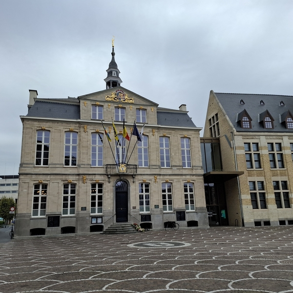 Stadhuis-Roeselare-