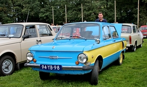 IMG_9086_SAPOROSHEZ_SAS-968-A-sedan_1976_blauw&geel_4cil_1196cc_3