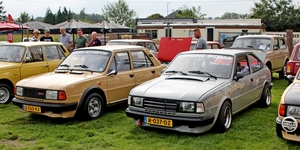 IMG_9109_Škoda_105L-sedan_1987_geel_4cil-1046cc-33kW-93dB_8l4=10