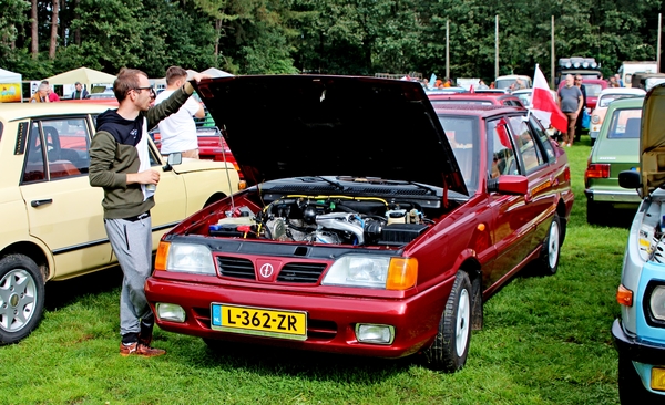 IMG_9117_DAEWOO-FSO-POLONEZ_ATU-1600-KAT_sedan_rood_2001_4cil-159