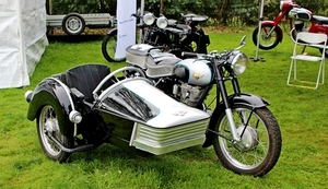 IMG_9131_Zij-span-Moto_Simson_zwart&Zilver-grijs_O-MAJ-443