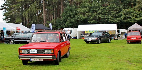 IMG_9171_Lada-2104-Kombi_rood_ВАЗ-2104_________1-YRE-076